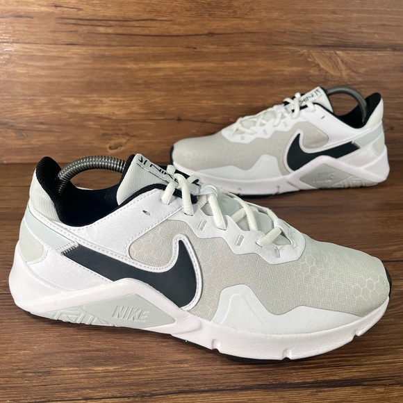 Nike Legend Essential 2 Training Workout Shoes Men’s Size 8 Sneakers - Picture 1 of 11